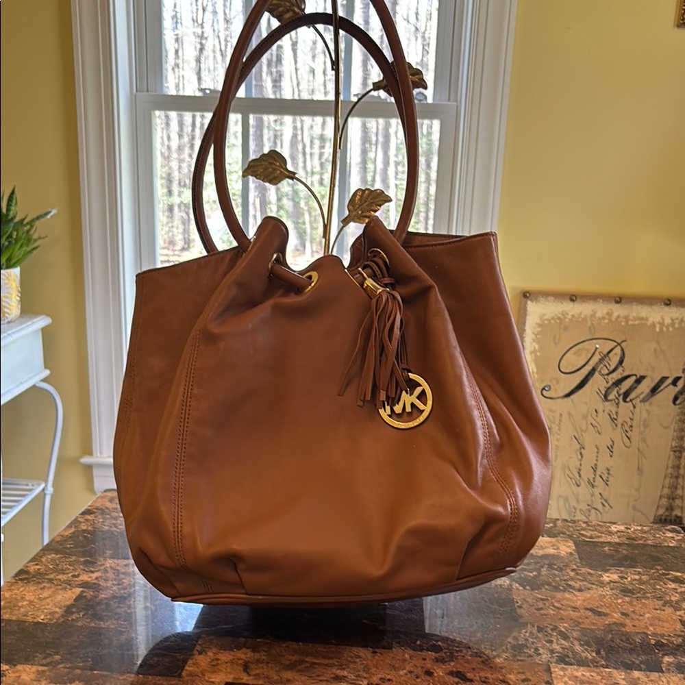 Michael Kors Brown Leather Ring Tote Bag. NEW